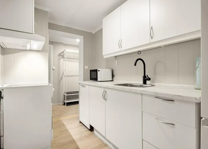 Modern With 2 Bedrooms And A Sofa Bed Appartement